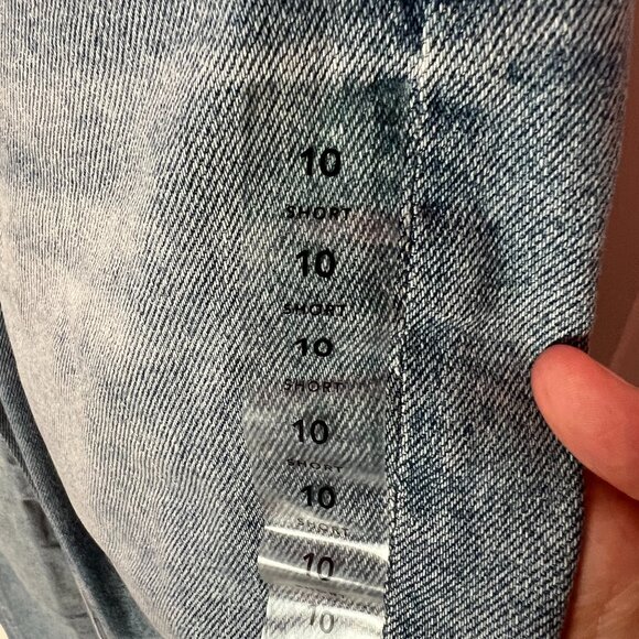 NWT AE Stretch Mom Jean - Picture 7 of 9